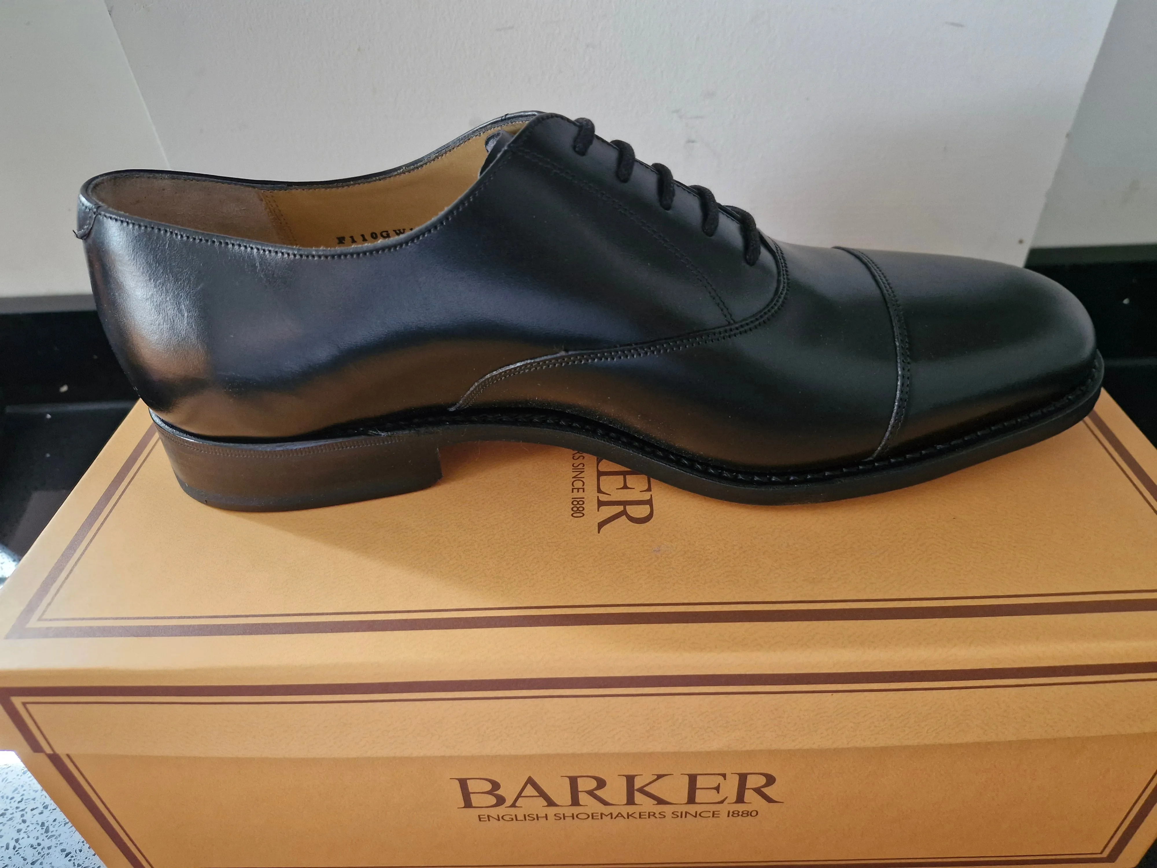 Barker - Luton - Calf Leather Oxford Shoe