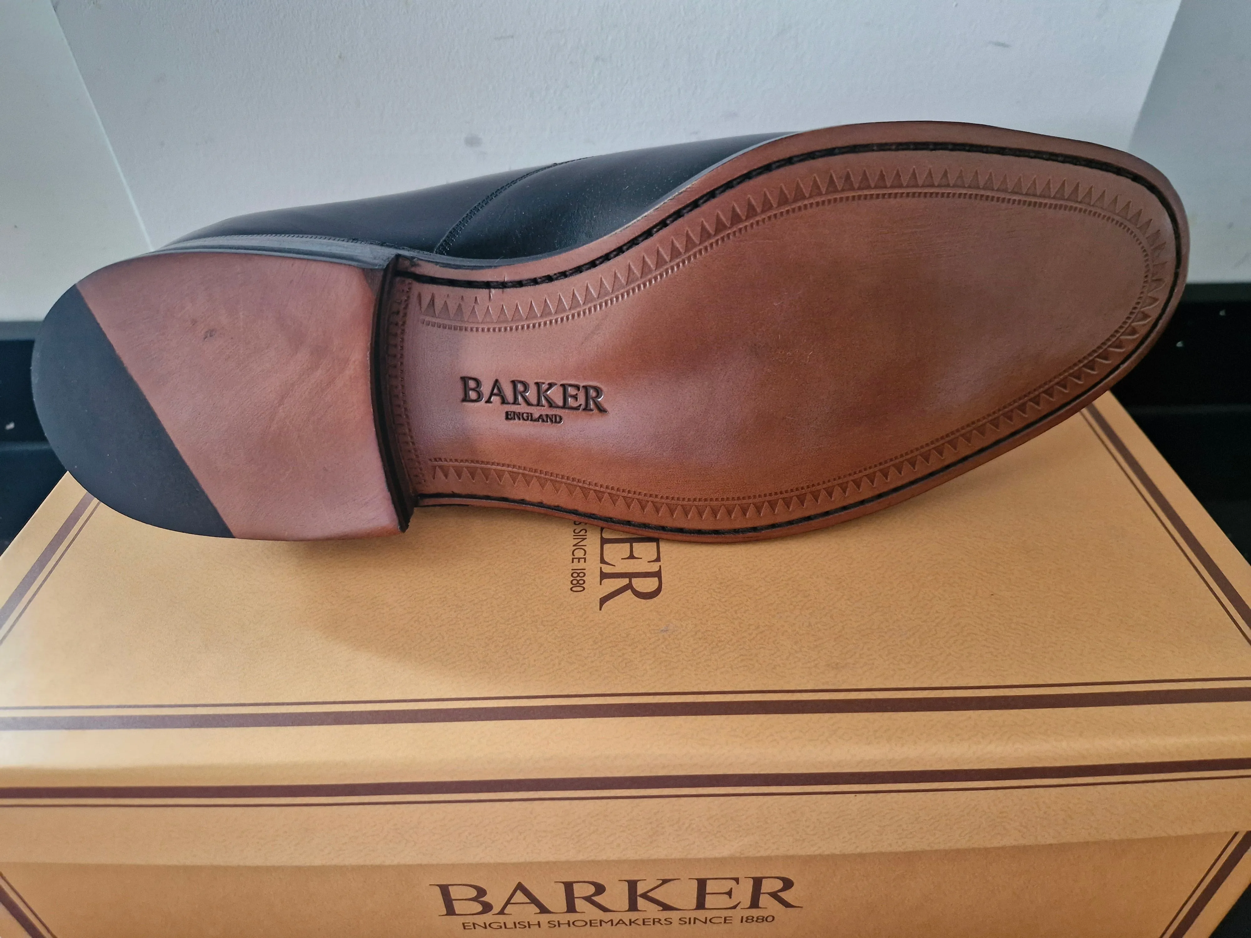 Barker - Luton - Calf Leather Oxford Shoe