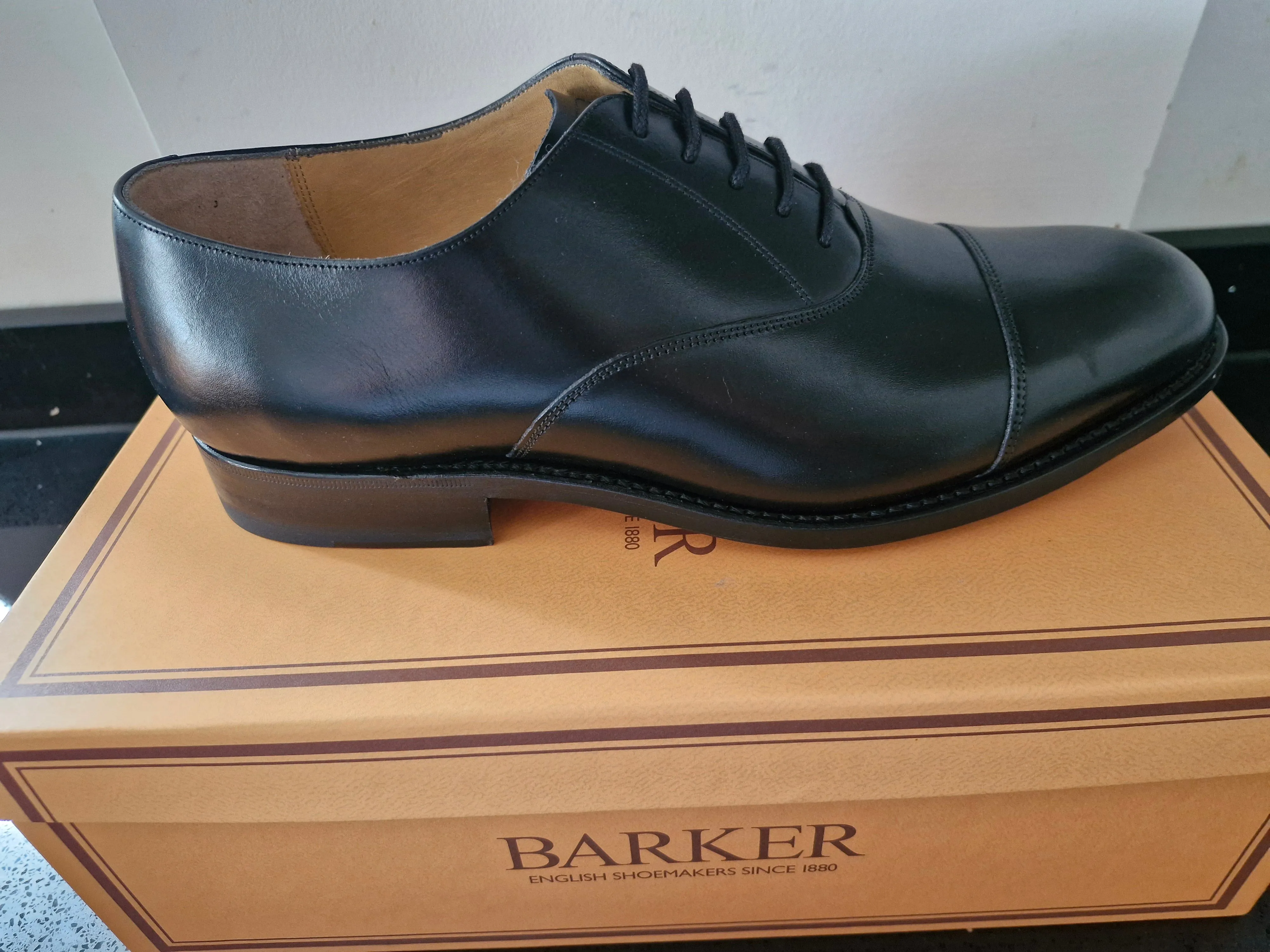 Barker - Luton - Calf Leather Oxford Shoe