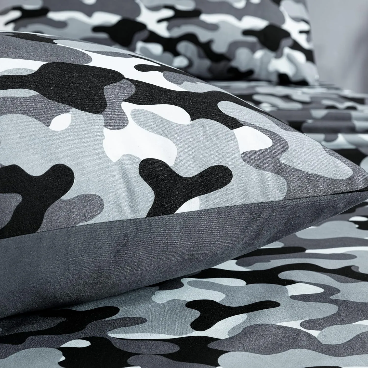 Chezmoi Collection Military Camo 4-Piece Sheet Set - Camouflage Black Gray Printed Microfiber Soft Breathable Deep Pocket Sheets and Pillowcases Set, Queen Size
