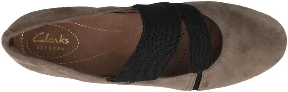 Clarks Women's Daelyn Villa Flat