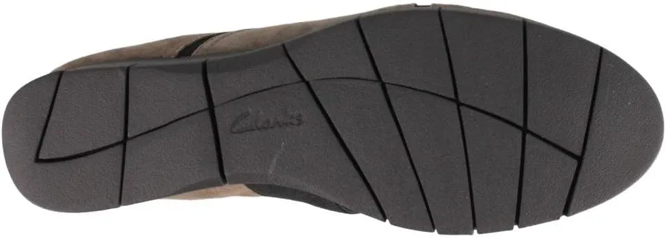 Clarks Women's Daelyn Villa Flat