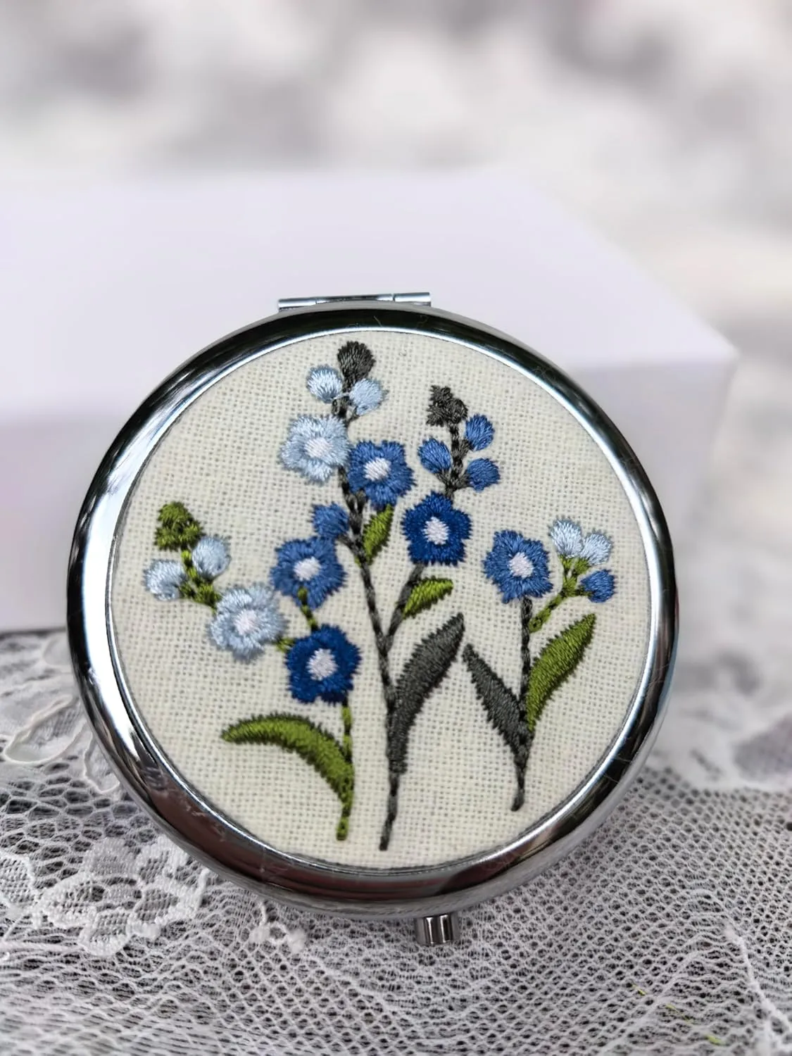 Leimandy 4-Pack Embroidered Bridesmaid Compact Mirrors - Double-Sided 1x/2x Magnifying Pocket Mirror Foldable Makeup Mirror for Wedding Shower | Birthday | Graduation Gifts L2 (Blue ForgetMeNot)