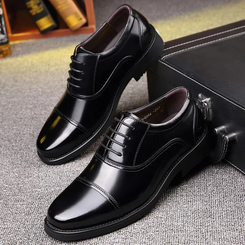 Men's Formal Patent Vegan Leather Oxford Shoes with Cap Toe Design | Eco-Friendly Materials for All Seasons
