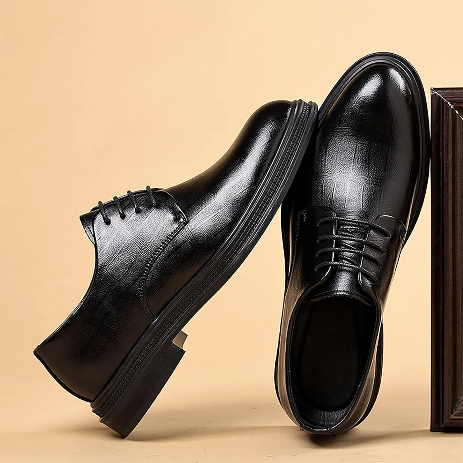 Men's Leather Shoes Lace Up Embossed Polished Toe， Vegan Leather Low Top Non-Slip Rubber Sole Non-Slip Block Heel Classic Shoes