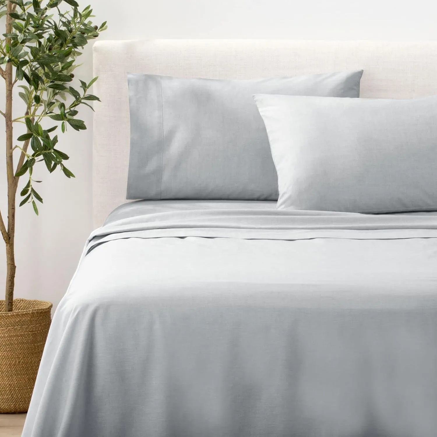 Nate Home by Nate Berkus 3-Piece Cotton Chambray Sheet Set | Crisp, Cool, Breathable Bedding from mDesign - Twin Size - 1 Flat Sheet/1 Fitted Sheet/1 Pillowcase, Quartz (Light Gray)
